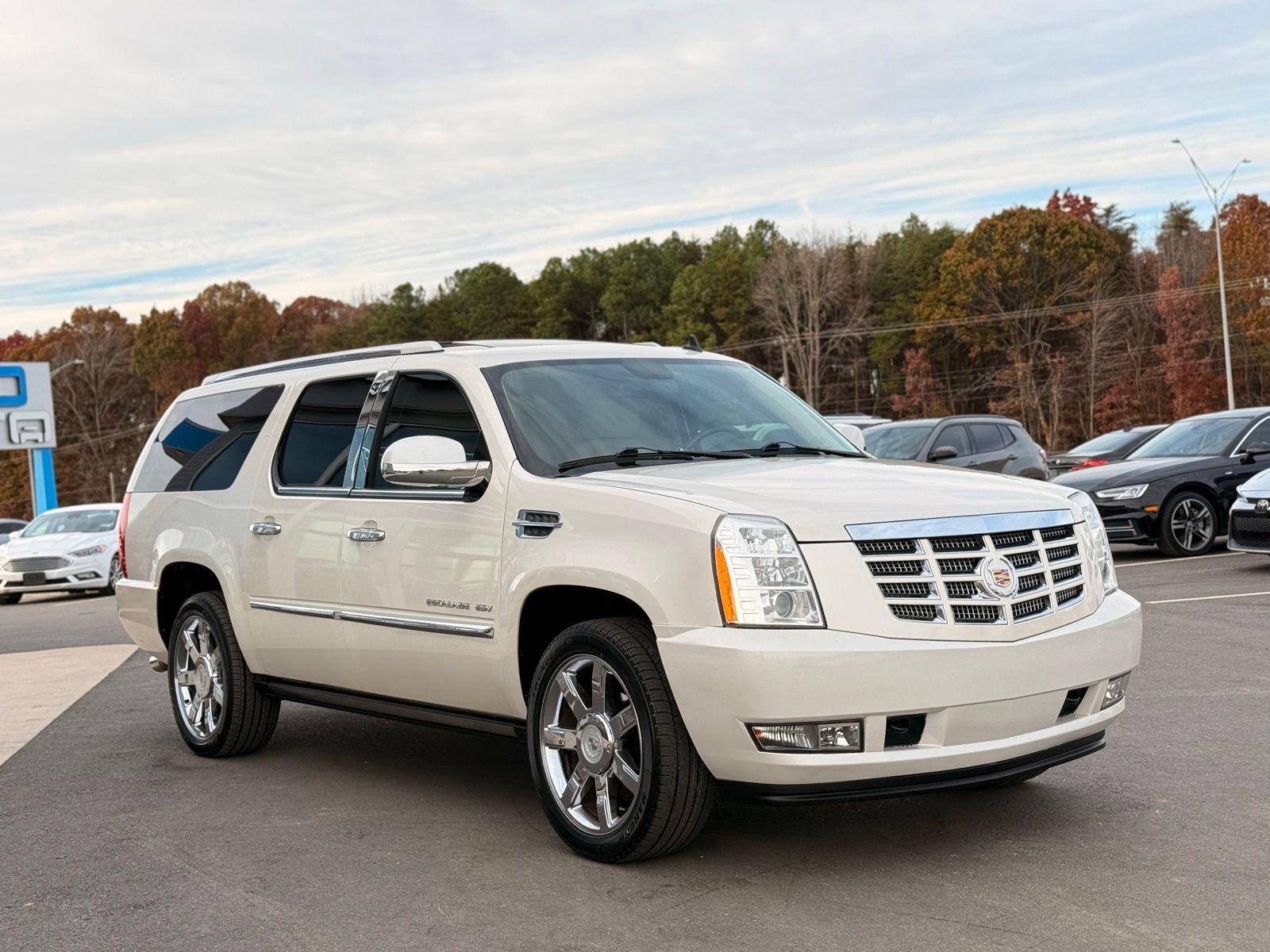 2012 Cadillac Escalade ESV Luxury photo 2