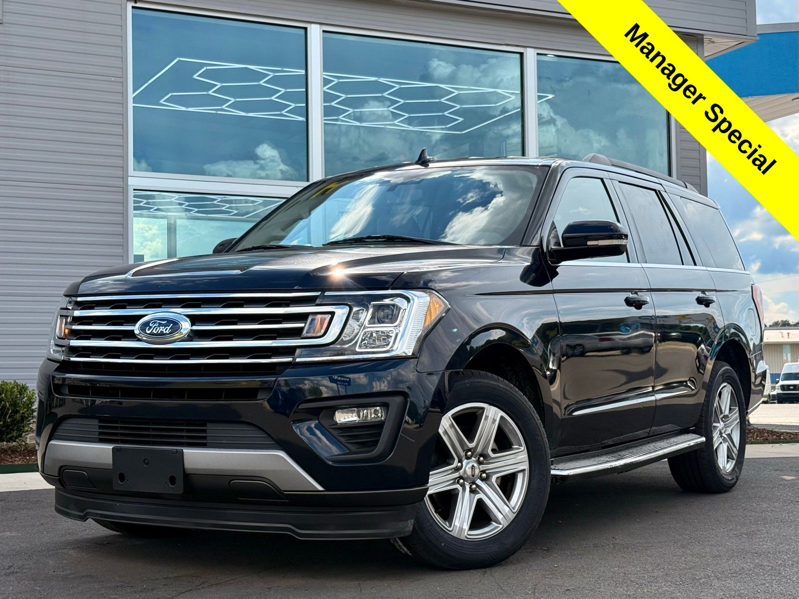 2021 Ford Expedition XLT's photo