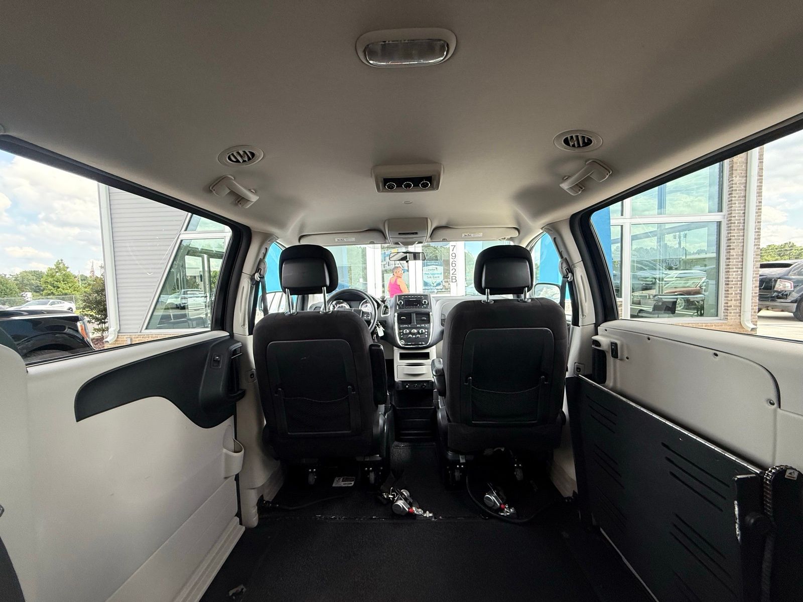 2013 Dodge Grand Caravan SXT - Photo 22