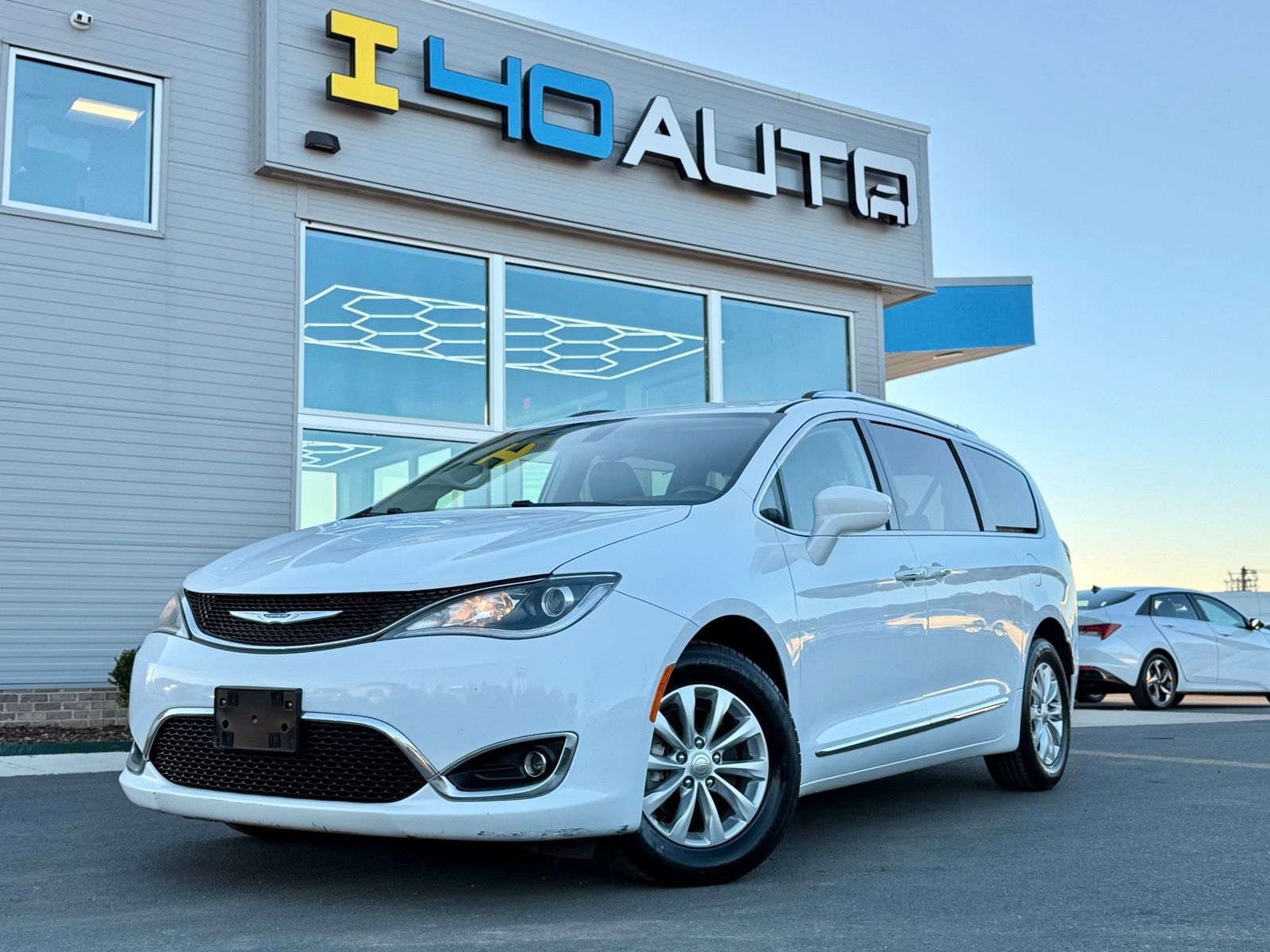 2019 Chrysler Pacifica Touring L's photo