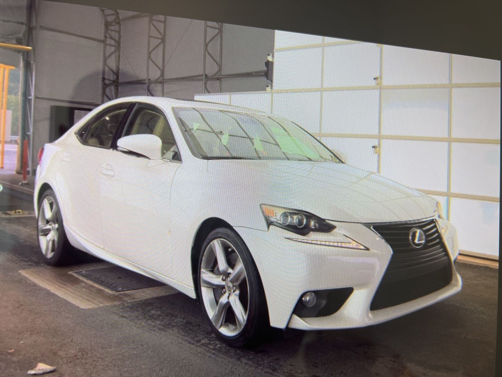 2014 Lexus IS 350 photo 4