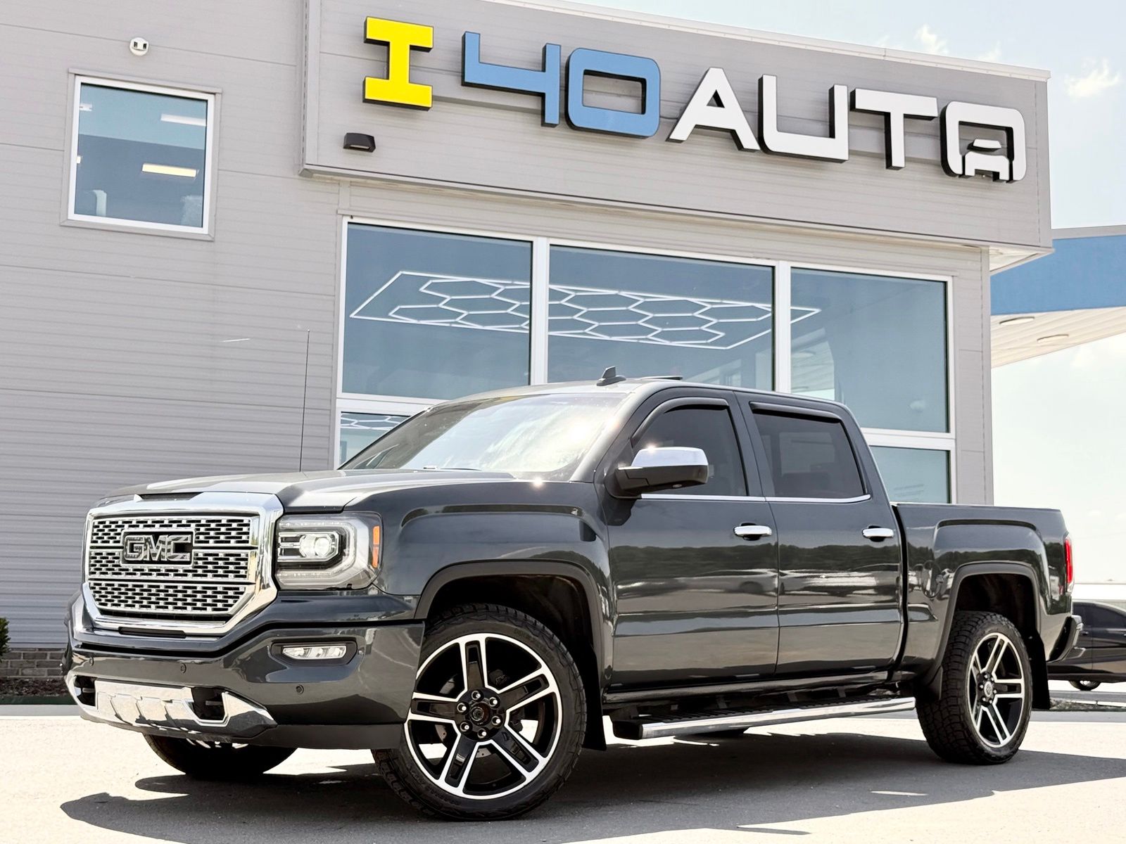 2018 GMC Sierra 4WD Crew Cab Short Box's photo