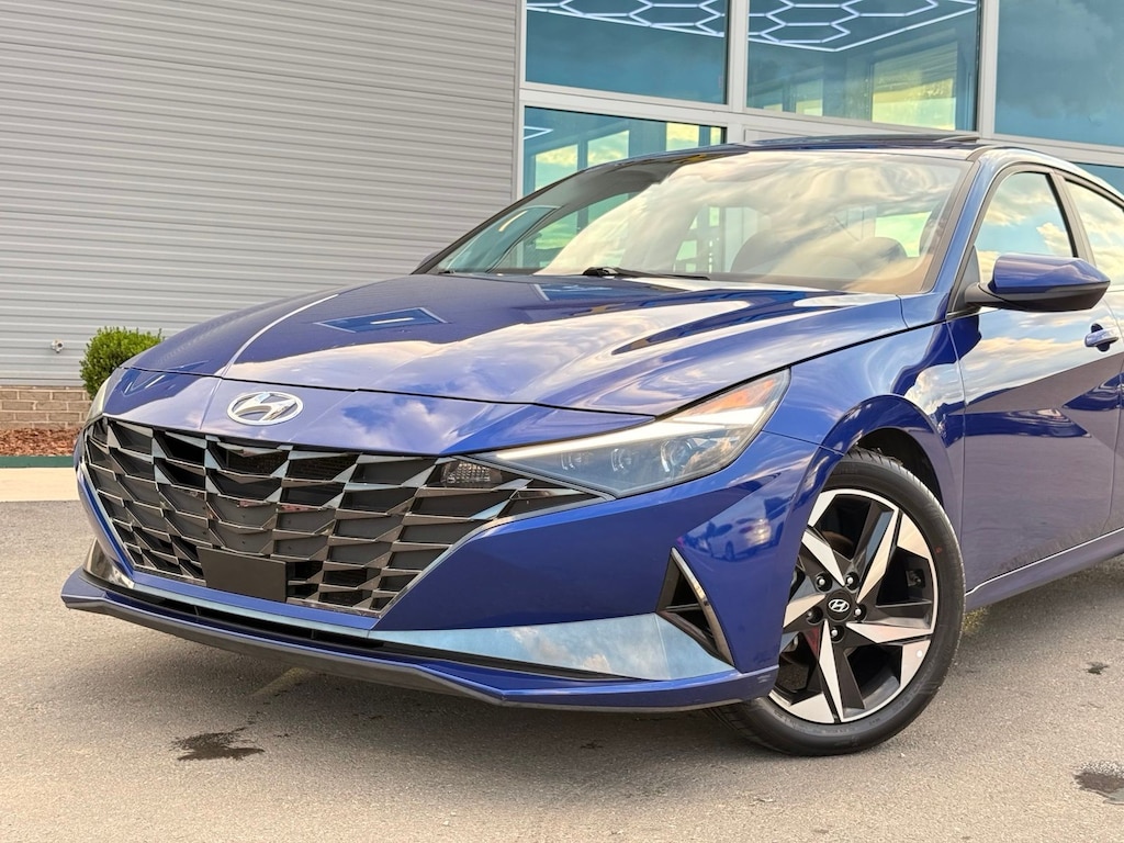 Used 2023 Hyundai Elantra Limited Sedan