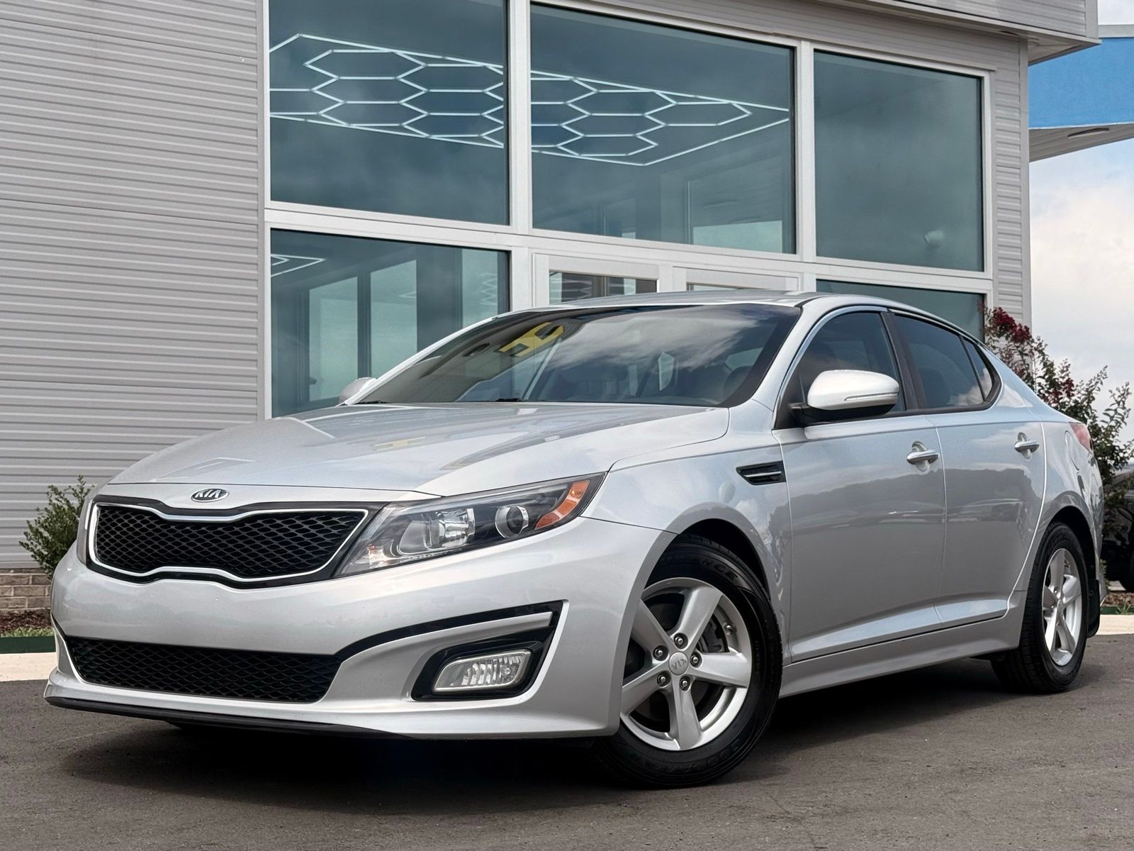 2015 Kia Optima LX photo 2
