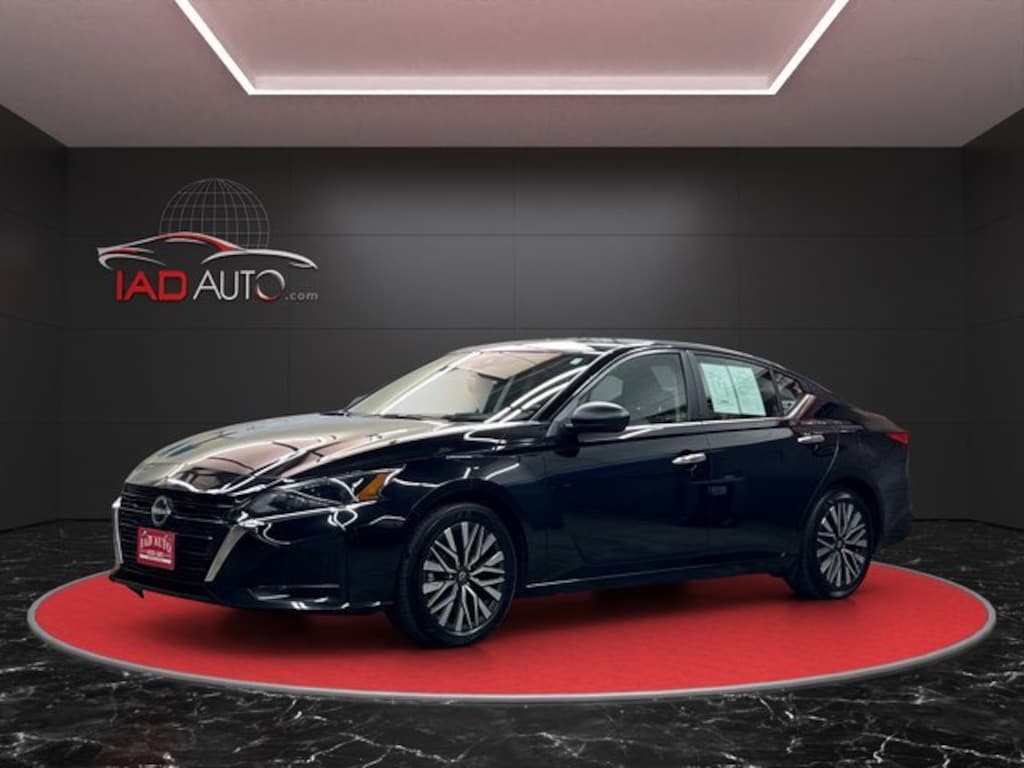 Used 2024 Nissan Altima 2.5 SV Sedan