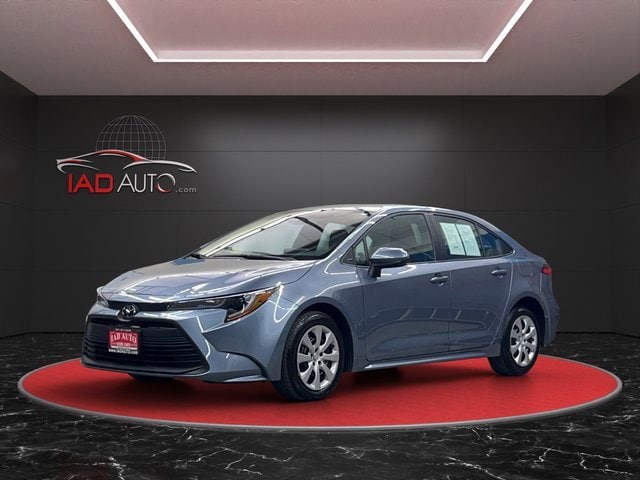 2023 Toyota Corolla LE's photo