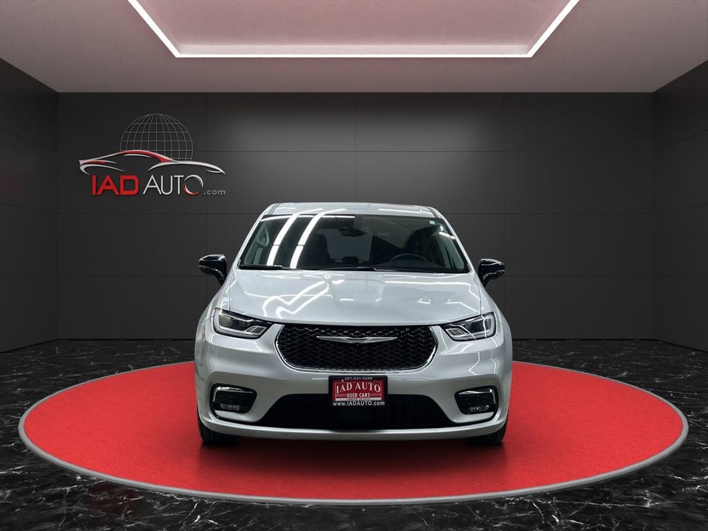 Used 2024 Chrysler Pacifica Touring L Van Passenger Van