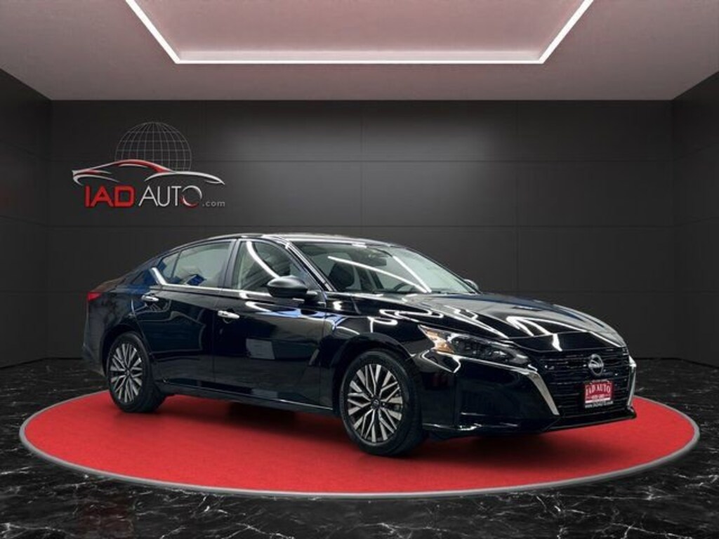 Used 2024 Nissan Altima 2.5 SV Sedan