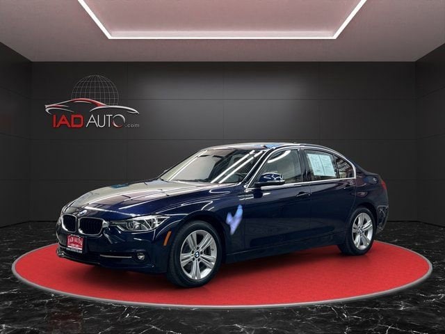 2017 BMW 3 Series 330i xDrive Sedan's photo