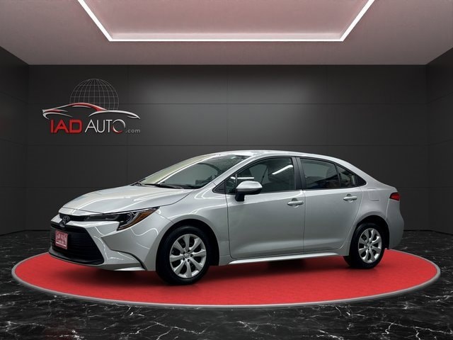 2024 Toyota Corolla LE's photo