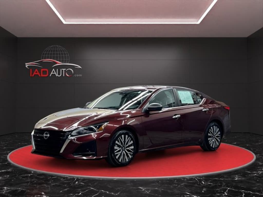 Used 2024 Nissan Altima 2.5 SV Sedan