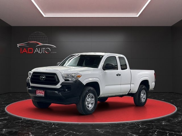 2022 Toyota Tacoma SR's photo