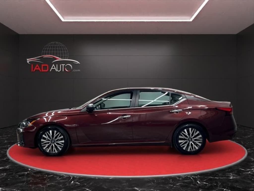 Used 2024 Nissan Altima 2.5 SV Sedan