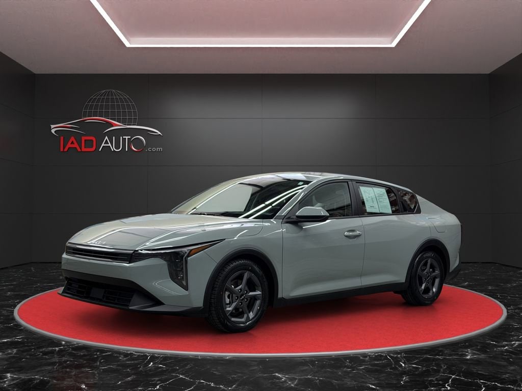 2025 Kia K4 LXS AT's photo