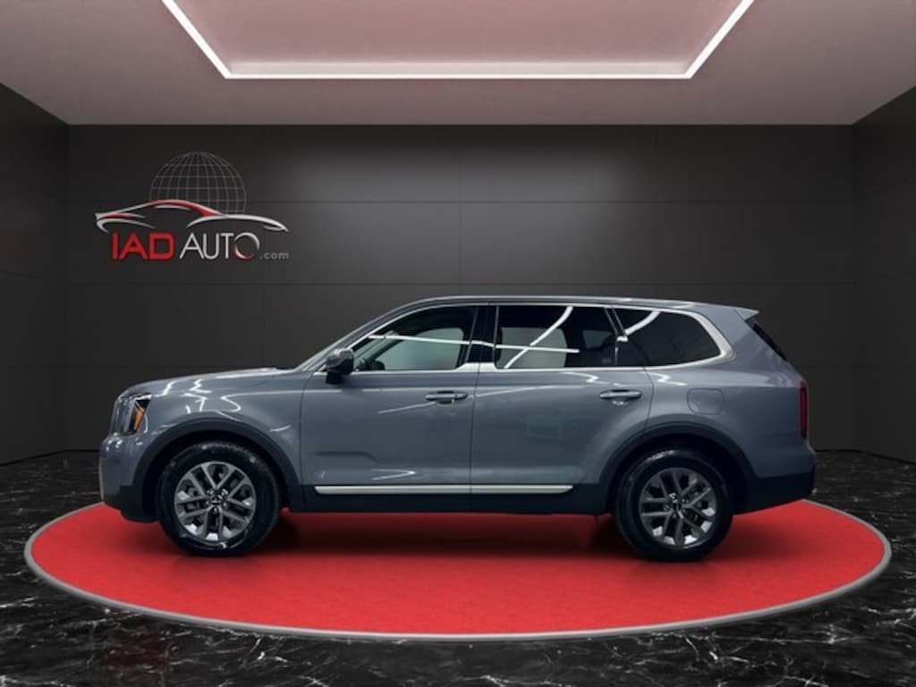 Used 2023 Kia Telluride LX SUV