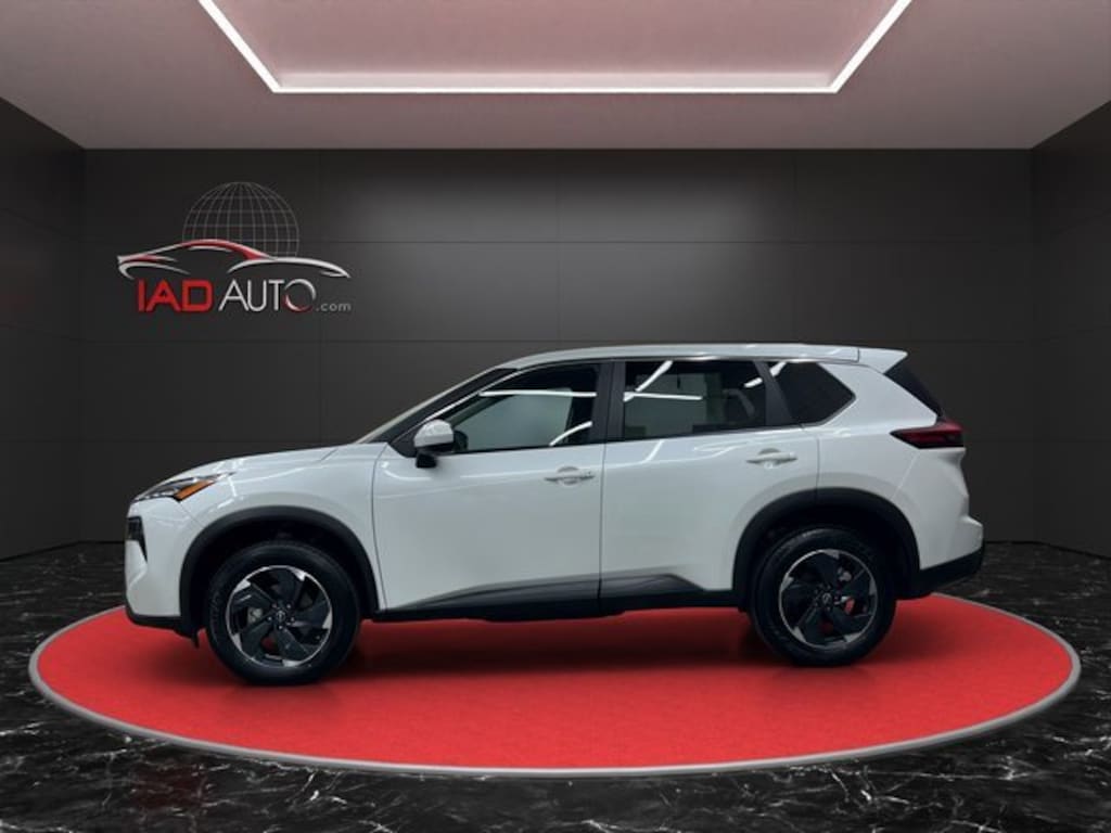 Used 2024 Nissan Rogue SV SUV