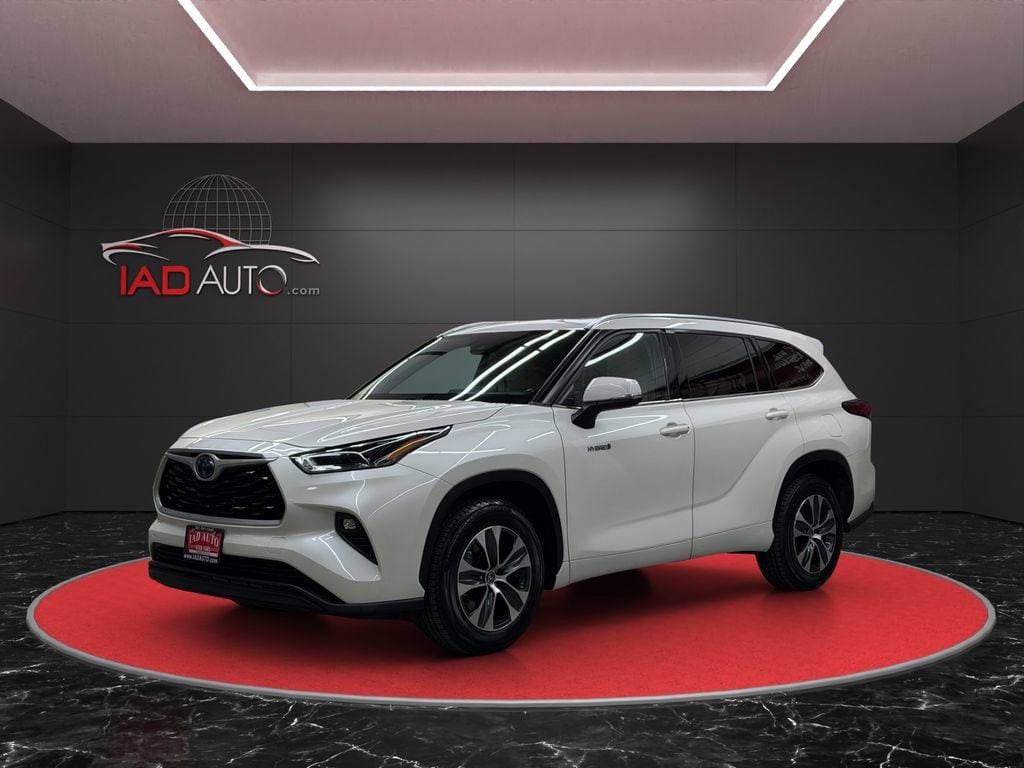 2021 Toyota Highlander XLE Hybrid 4x2's photo