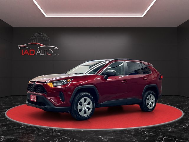 2021 Toyota RAV4 LE's photo