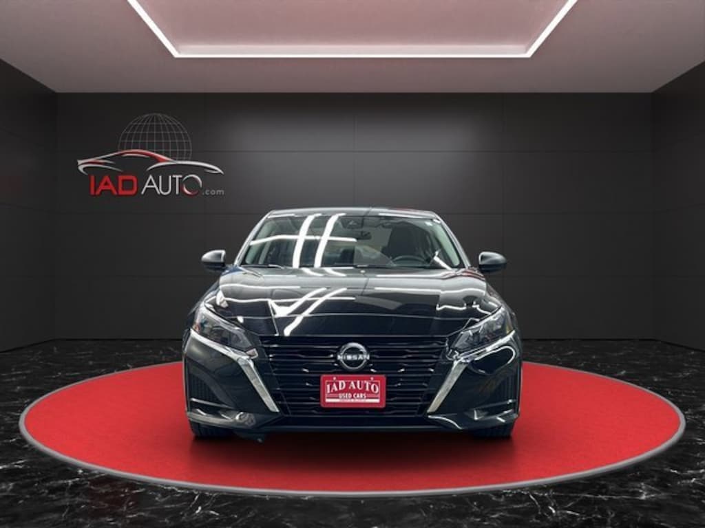 Used 2024 Nissan Altima 2.5 SV Sedan