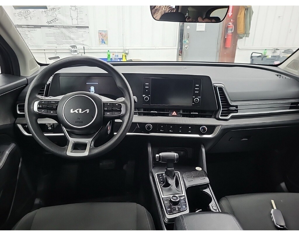 2024 Kia Sportage LX photo 3