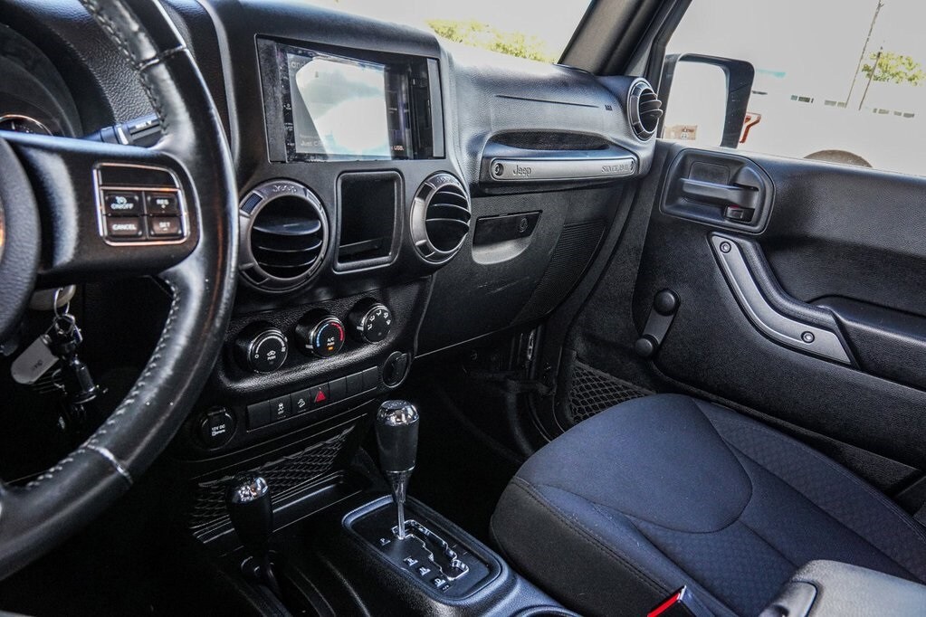 2018 Jeep Wrangler Unlimited Sport photo 3