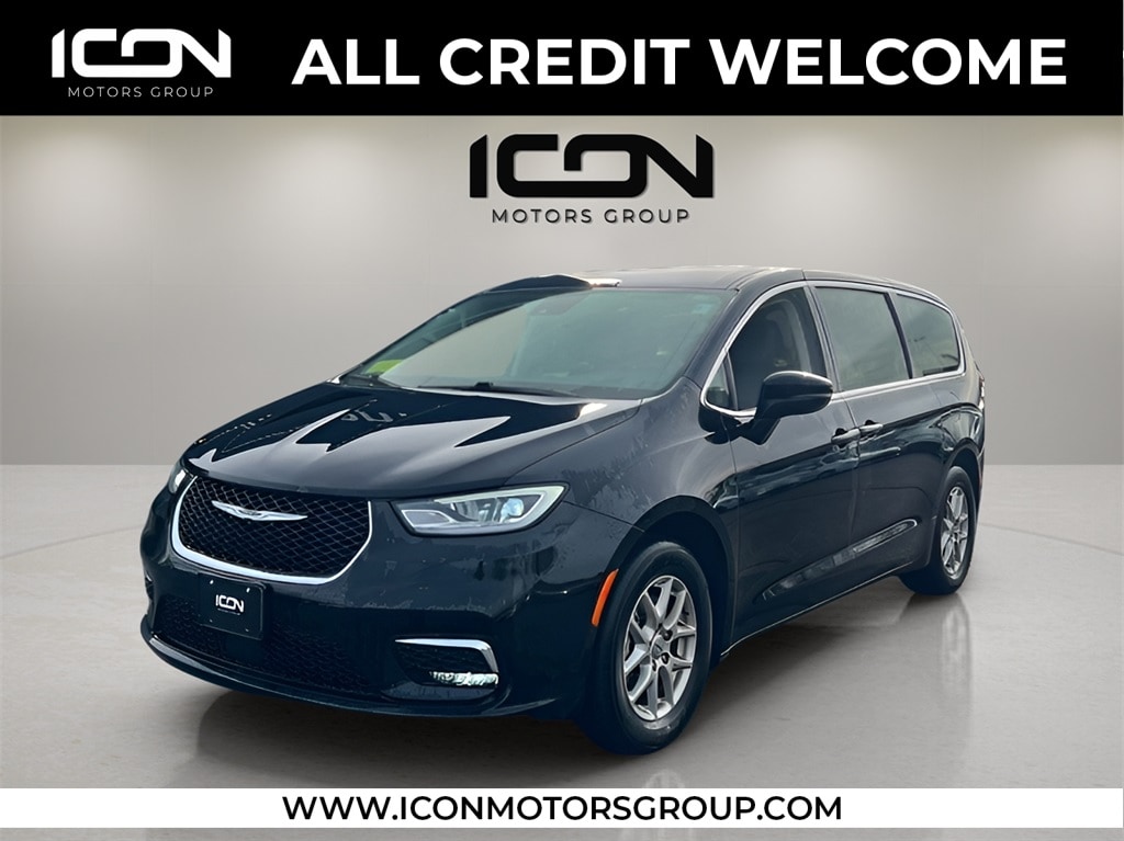 2024 Chrysler Pacifica Touring L's photo