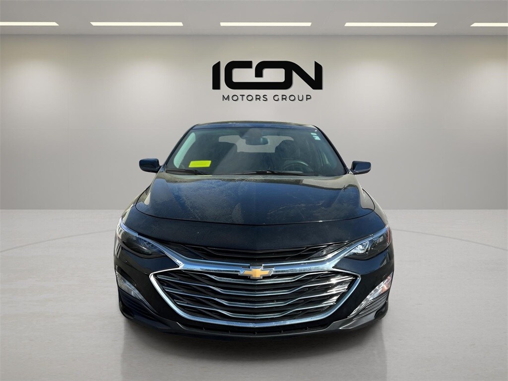 2023 Chevrolet Malibu 1LT photo 2