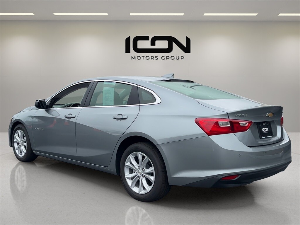 2025 Chevrolet Malibu 1LT photo 2