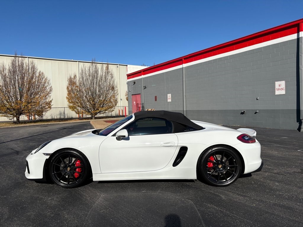 2016 Porsche Boxster Spyder photo 3