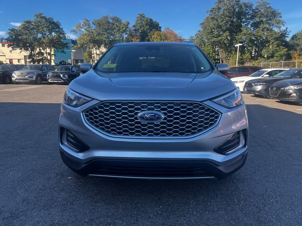 2023 Ford Edge SEL photo 2