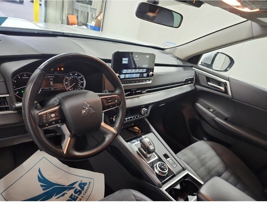 2023 Mitsubishi Outlander SE Black Edition Ralliart photo 4