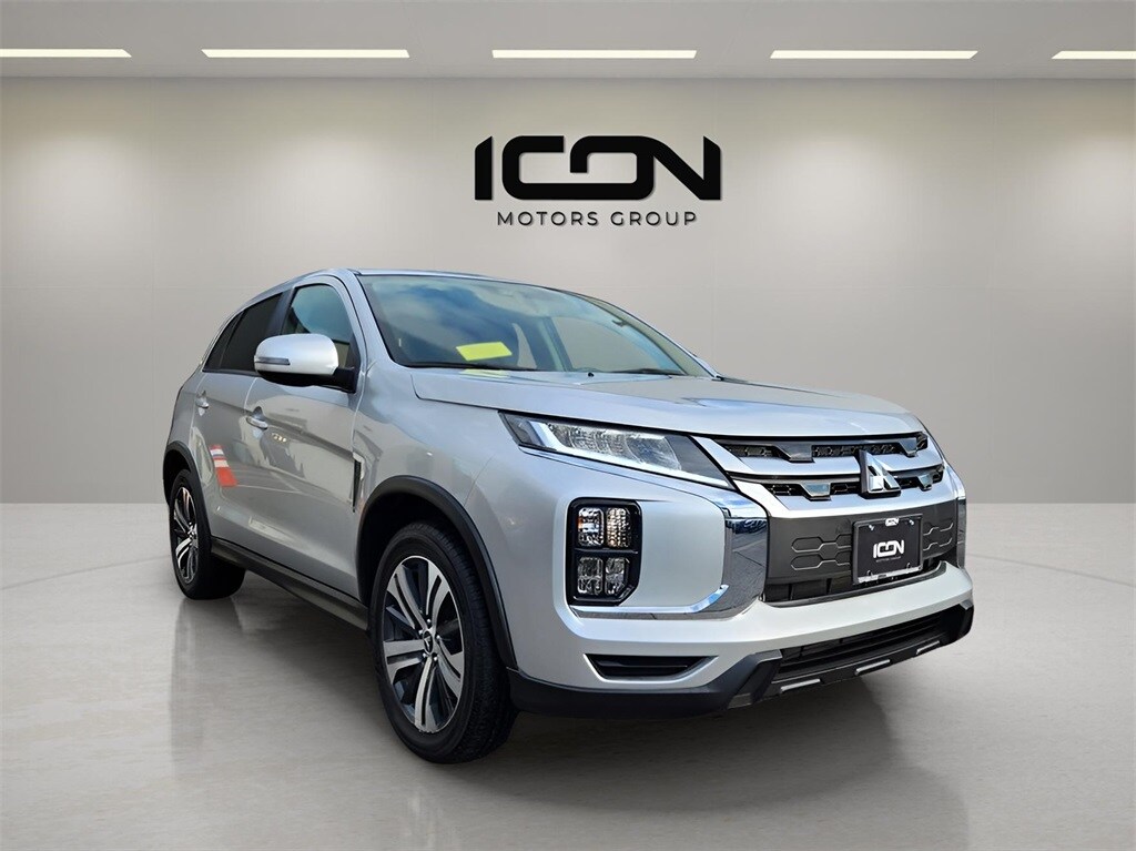 2021 Mitsubishi Outlander Sport ES photo 2