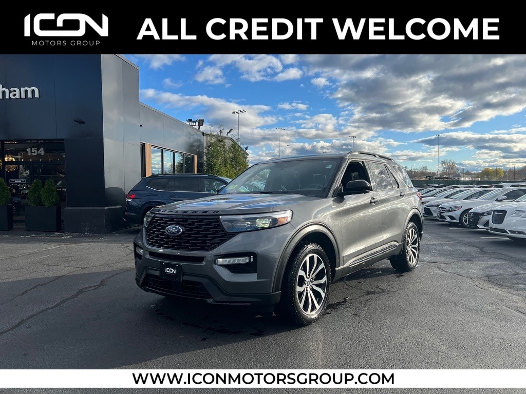 2023 Ford Explorer ST-LINE's photo