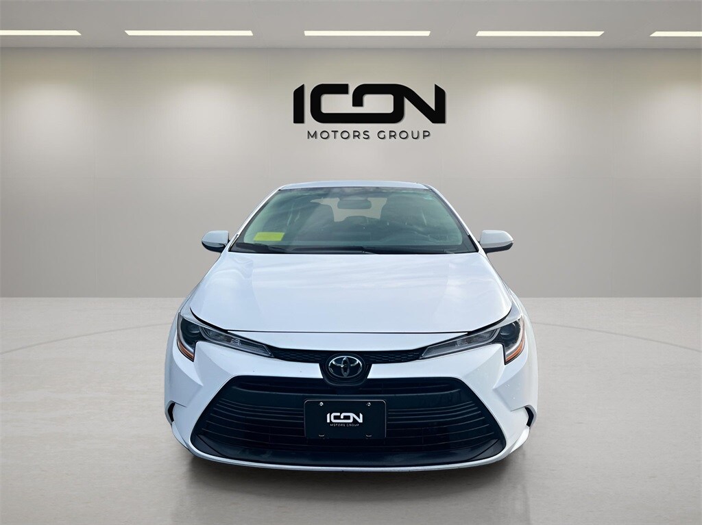 2024 Toyota Corolla LE photo 2