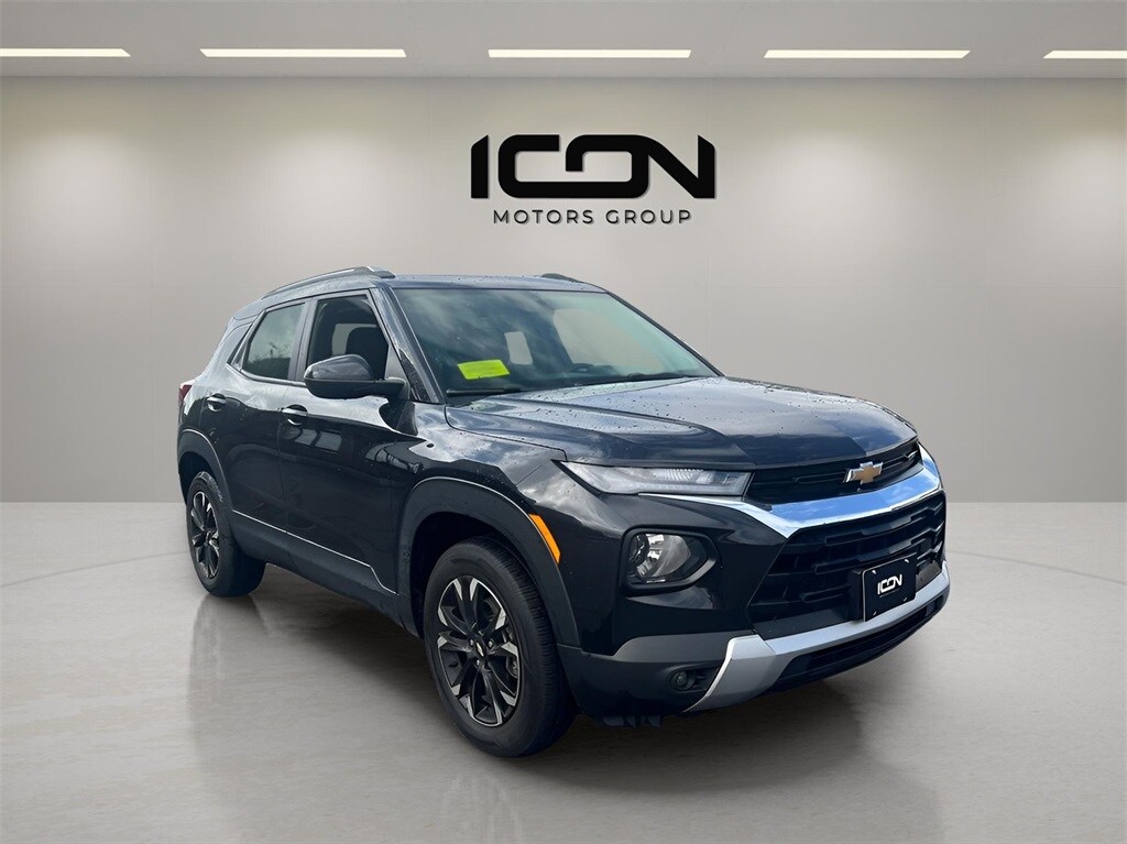 2023 Chevrolet Trailblazer LT photo 2