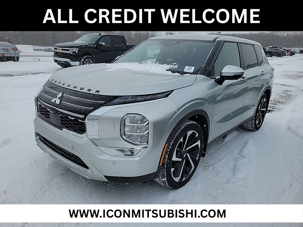 2024 Mitsubishi Outlander SE's photo