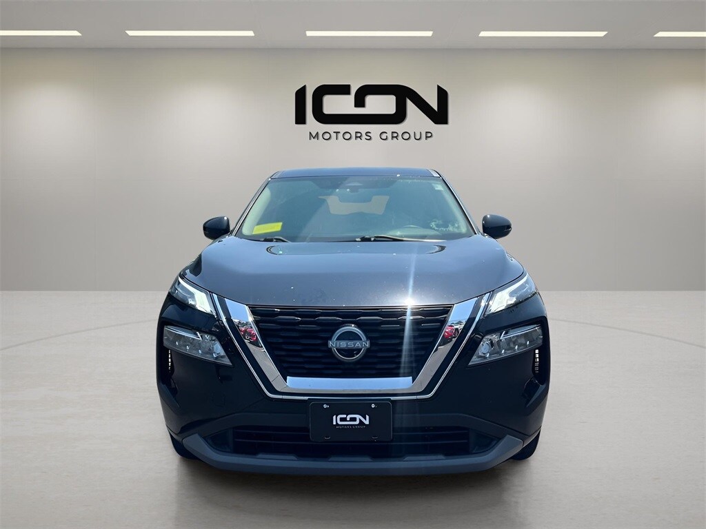 2023 Nissan Rogue SV photo 2