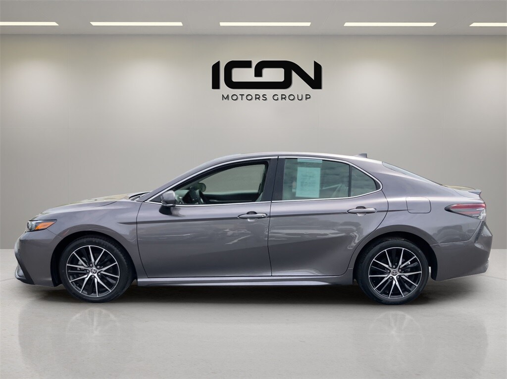 2023 Toyota Camry SE photo 2