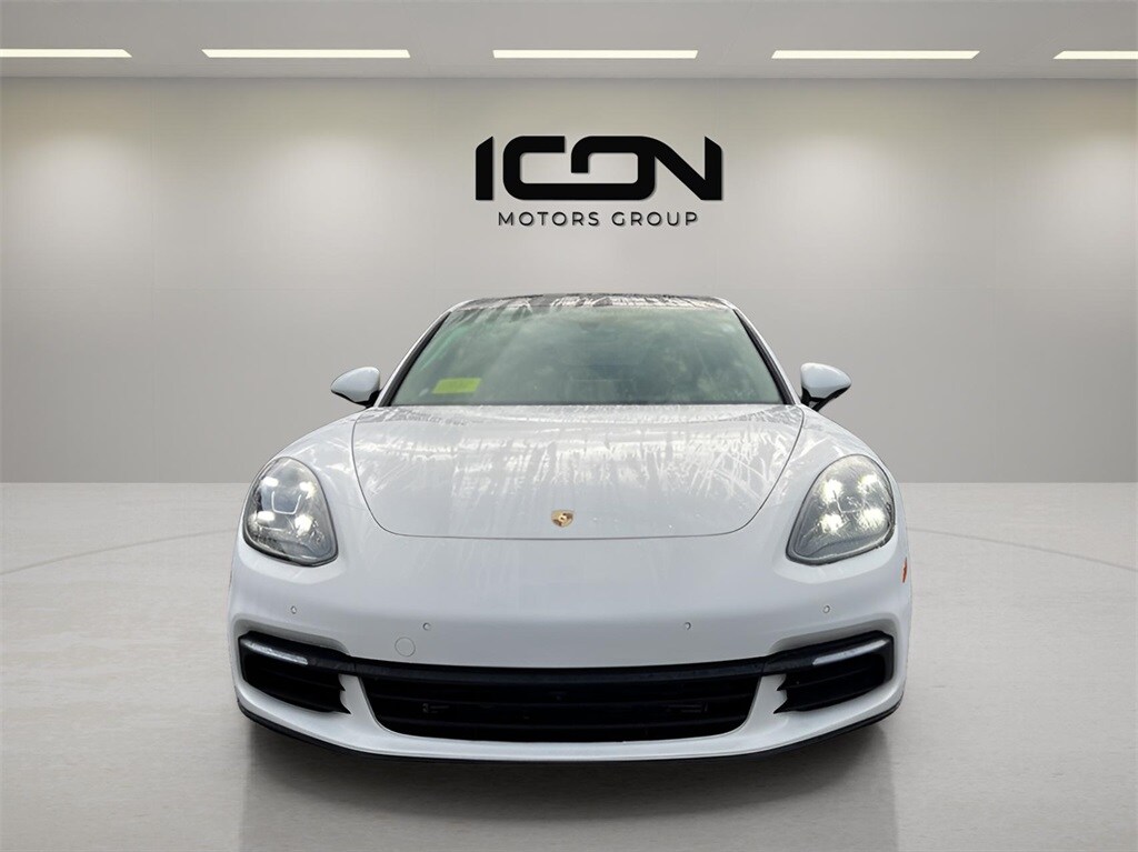 2018 Porsche Panamera Base 4 photo 2