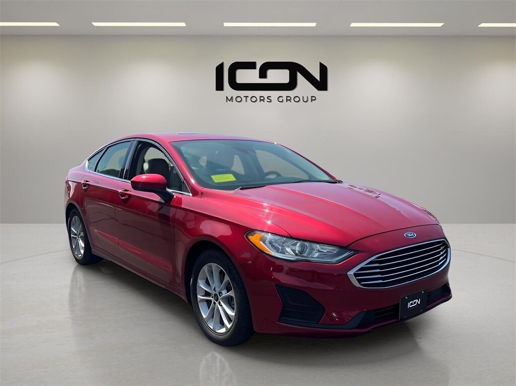 2020 Ford Fusion SE photo 3