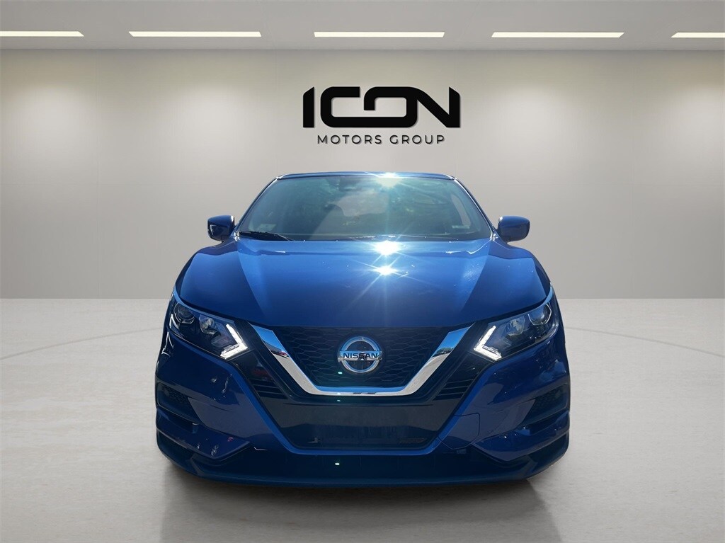 2022 Nissan Rogue Sport S photo 2