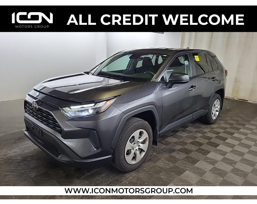 2023 Toyota RAV4 LE's photo