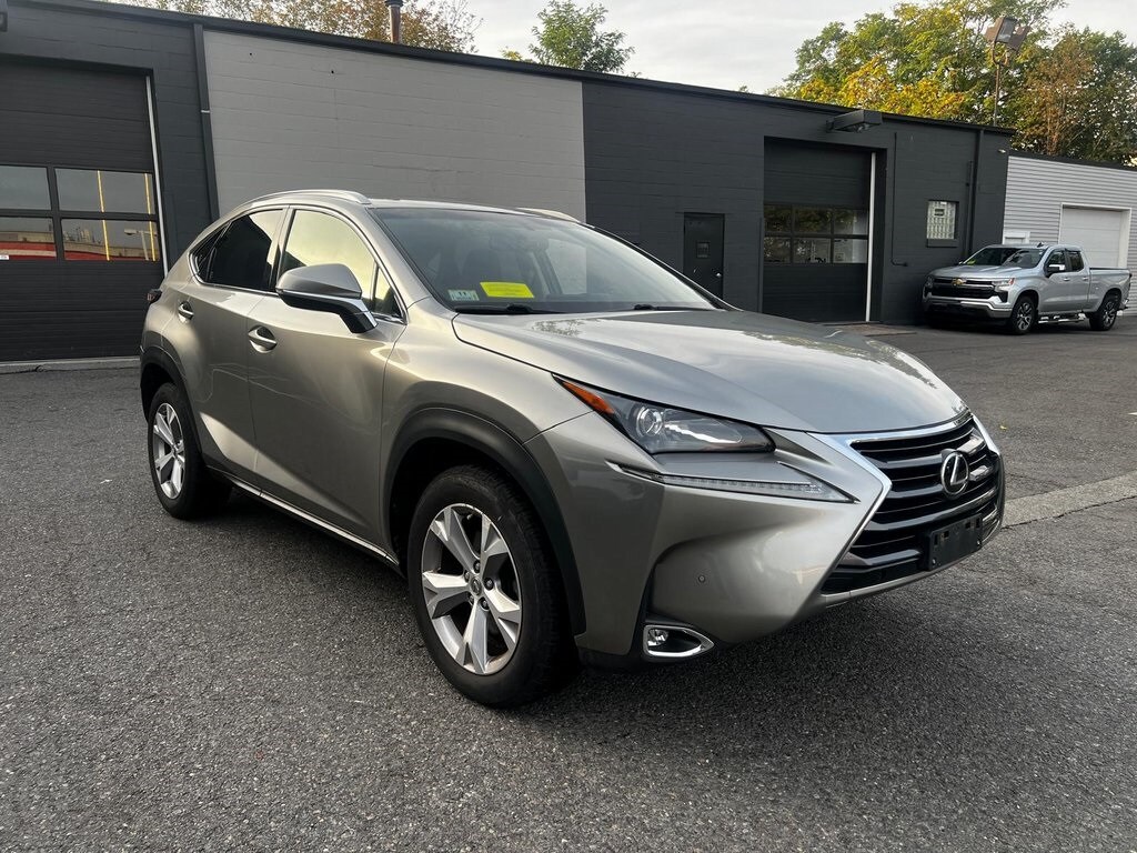 2017 Lexus NX 200t Luxury photo 3
