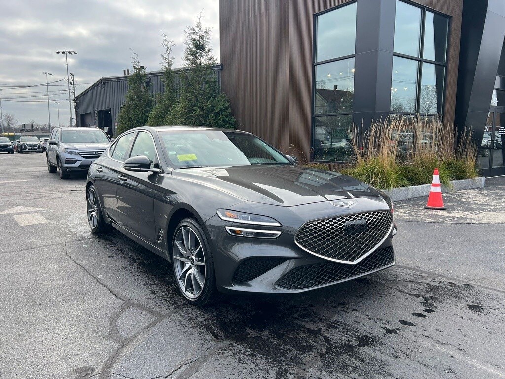 2025 Genesis G70 2.5T Sport Prestige photo 3