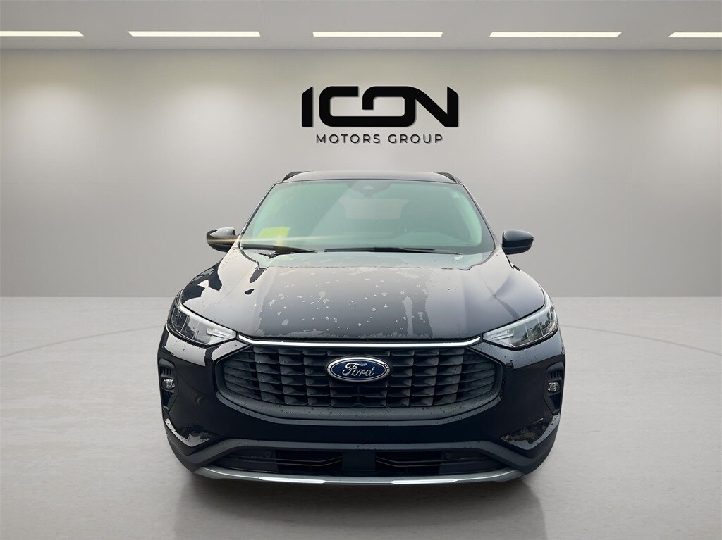 2024 Ford Escape photo 2