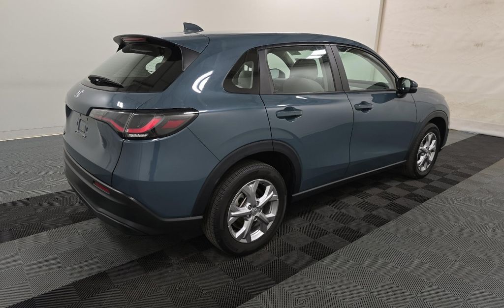 View vehicle photo 2