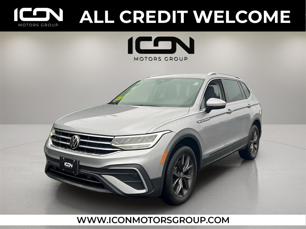 2023 Volkswagen Tiguan SE's photo