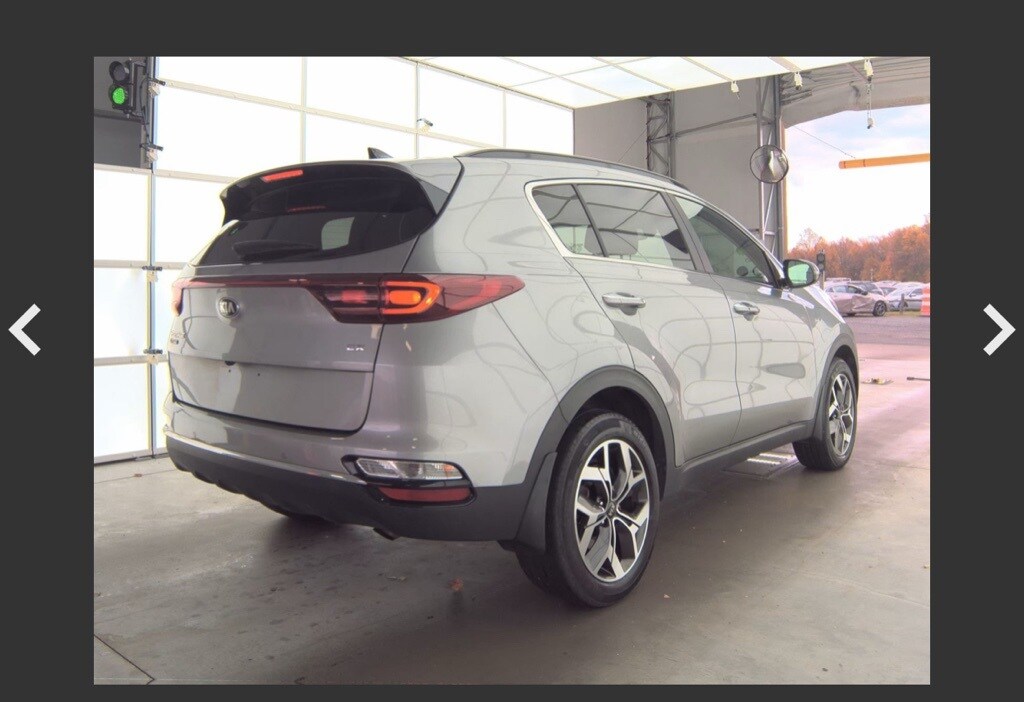 2022 Kia Sportage EX photo 2