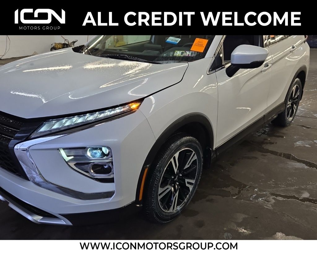 2023 Mitsubishi Eclipse Cross SE's photo