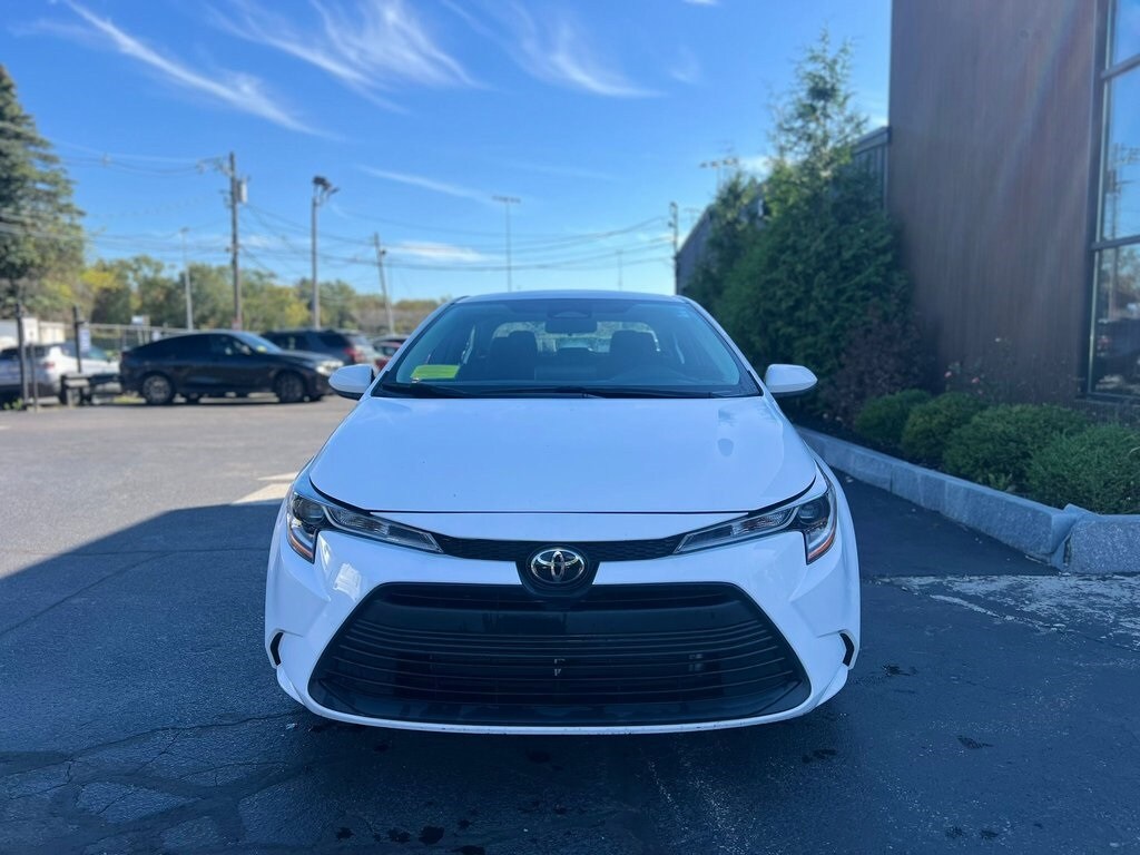 2024 Toyota Corolla LE photo 2